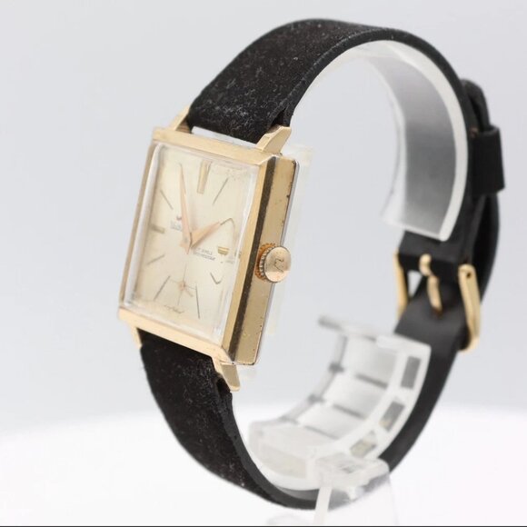 Vintage Waltham Rectangular Men's Mechanical Wristwatch 99SH Swiss Gold Tone - Picture 4 of 4